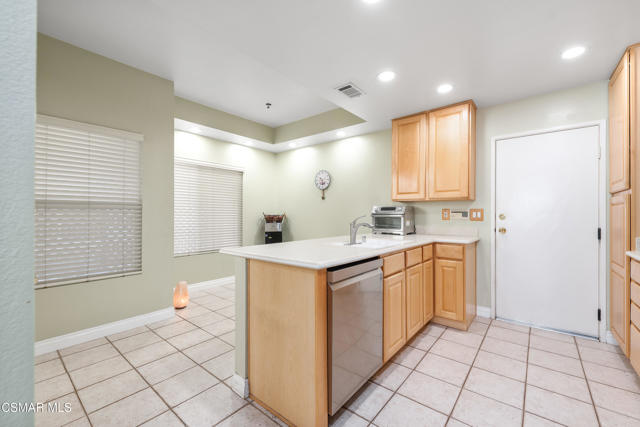 Image 14 of 37 For 652 Cardinal Ridge Lane B