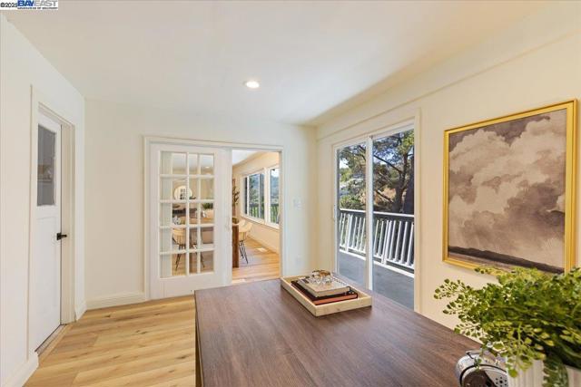 21 Muth Dr, Orinda CA: https://media.crmls.org/mediaz/8bafd1a3-65ea-4ad5-a2ee-48abc278dd54.jpg