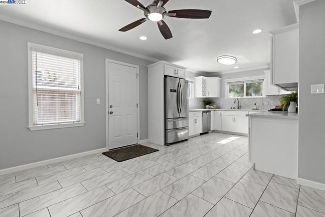 633 N P St, Livermore CA: https://media.crmls.org/mediaz/8bafe6c6-05d5-47d7-9c54-d32a3765b769.jpg