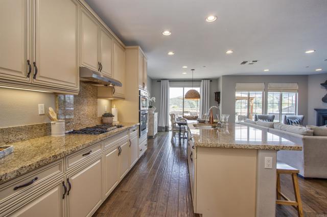 Detail Gallery Image 7 of 36 For 7146 Sitio Destino, Carlsbad,  CA 92009 - 4 Beds | 3 Baths