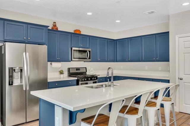 2040 Edwards Street, Los Banos CA: https://media.crmls.org/mediaz/8bb0d0a9-01e2-4d1d-a8cc-00bc0608a10c.jpg