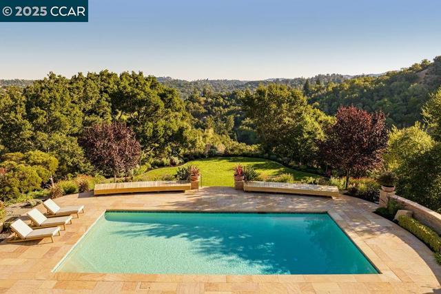 1177 Estates Dr, Lafayette CA: https://media.crmls.org/mediaz/8bb14c40-0f47-44d7-b576-ff4d7c1b9641.jpg