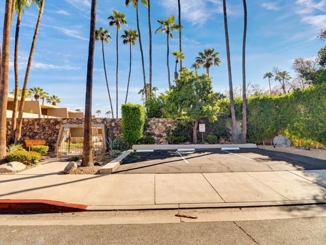 197 W Via Lola #6, Palm Springs, CA 92262