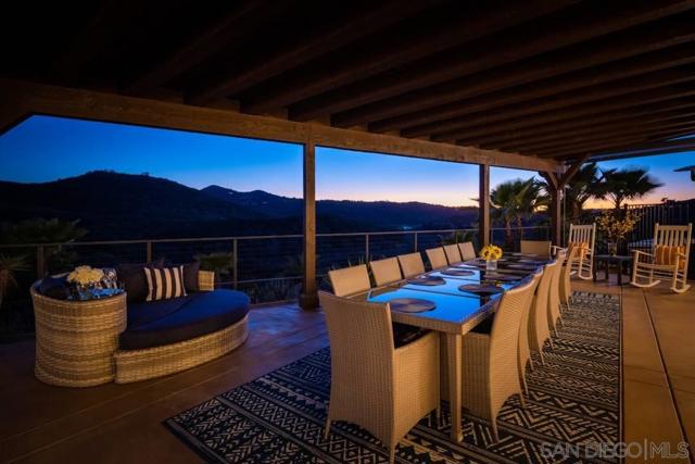 28382 Beija Flor, Valley Center CA: https://media.crmls.org/mediaz/8bb18077-3801-487b-ade1-3aaf7c7fcef0.jpg