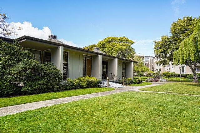 1051 Beach Park Boulevard, Foster City CA: https://media.crmls.org/mediaz/8bb25875-1ae3-4fd9-8218-d14d487b440e.jpg