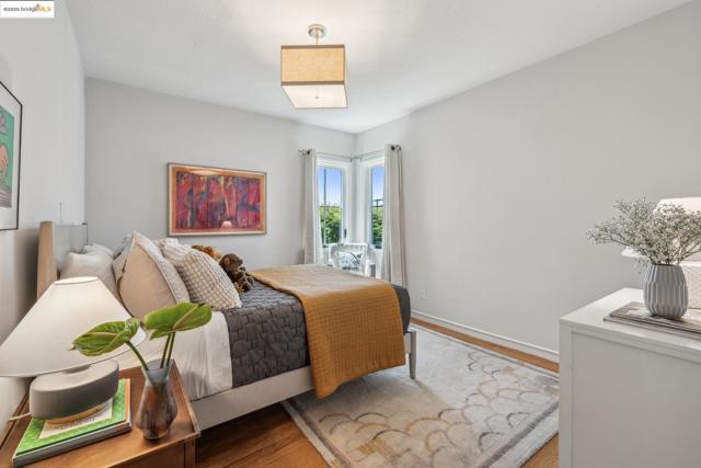 267 Columbia Ave, Kensington CA: https://media.crmls.org/mediaz/8bb25d92-0cb8-4a5b-b976-441787c739b0.jpg