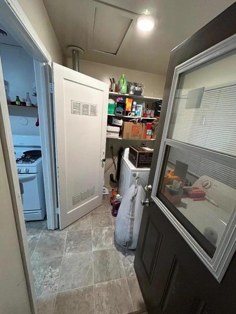 612 Central Avenue, Salinas CA: https://media.crmls.org/mediaz/8bb2867e-6c9f-402c-adaf-30d1355e9910.jpg