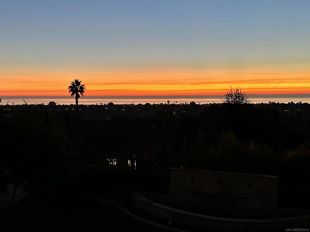 https://media.crmls.org/mediaz/8bb295f2-045e-4d69-a283-934aefbc66bb.jpg?preset=X-Large