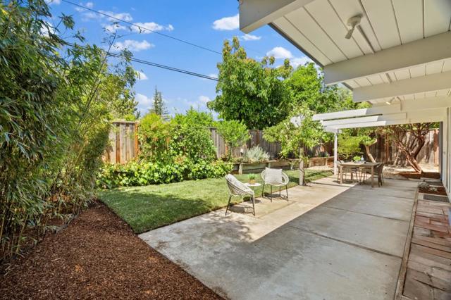 858 Cornwall Court, Sunnyvale CA: https://media.crmls.org/mediaz/8bb34a13-62a1-49a3-927c-88d8a020fa9f.jpg