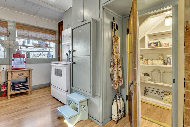 25585 Alderwood St Street, Idyllwild CA: https://media.crmls.org/mediaz/8bb3b14e-7c98-4b49-890d-aebfad704210.jpg