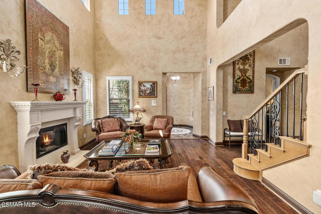 1728 Bluesage Court, Simi Valley CA: https://media.crmls.org/mediaz/8bb4287b-73ed-47b3-997f-940d1f6ab984.jpg