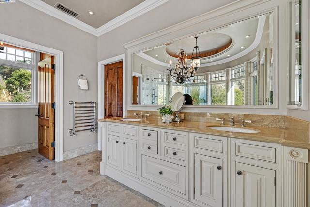 797 Las Olas Dr, Aptos CA: https://media.crmls.org/mediaz/8bb452e0-0cea-4c29-87b6-f54537502d80.jpg