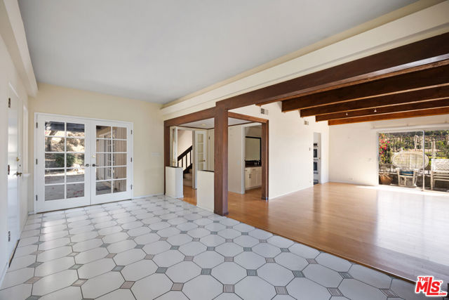 16619 Bienveneda Place photo 4