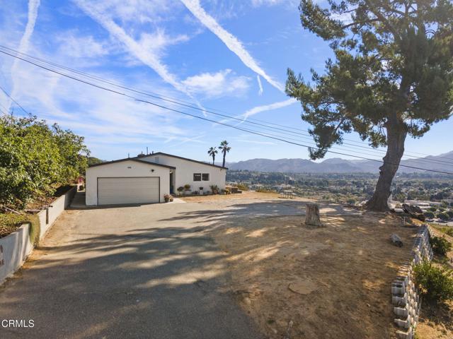 400 Alosta Drive, Camarillo CA: https://media.crmls.org/mediaz/8bb4fdad-606c-4fbd-b4b1-874acbc91d04.jpg