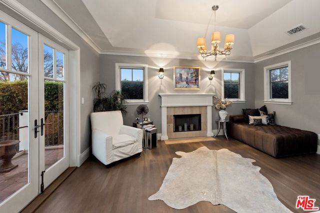 1064 Amalfi Drive, Pacific Palisades CA: https://media.crmls.org/mediaz/8bb51776-be5b-4a32-9a21-bc2b8aee0c21.jpg
