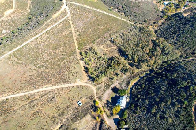 18408 Sweet Ln, Ramona CA: https://media.crmls.org/mediaz/8bb542db-c9a9-453d-a94c-437c1a606764.jpg