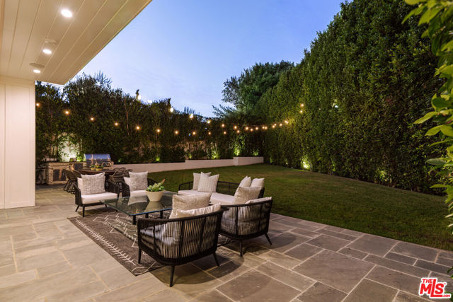 16021 Northfield Street, Pacific Palisades CA: https://media.crmls.org/mediaz/8bb5837b-982a-485a-a6a1-8dcd5e589801.jpg