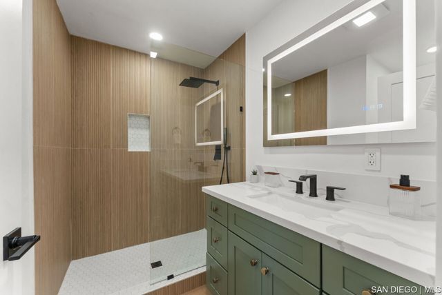 4642 Aragon DR, San Diego CA: https://media.crmls.org/mediaz/8bb58b1e-281e-420d-a612-c949b2b8f7ee.jpg