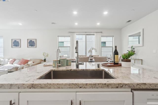 5623 Central Pkwy, Dublin CA: https://media.crmls.org/mediaz/8bb6a9e0-7e81-415b-a084-31a4c6f388be.jpg