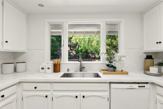 2816 Benson Way, Belmont CA: https://media.crmls.org/mediaz/8bb74afc-7631-4dd5-b7d6-0d506fe75254.jpg