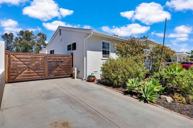 3467 Shawnee Rd, San Diego CA: https://media.crmls.org/mediaz/8bb8256e-f7b3-461e-ab5b-19727202ca24.jpg