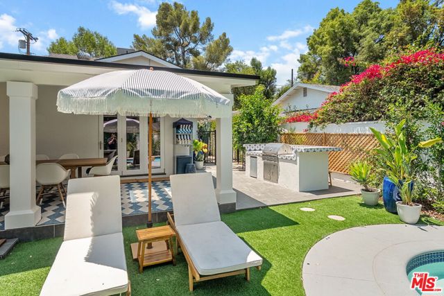 5614 Ponce Avenue, Woodland Hills CA: https://media.crmls.org/mediaz/8bba036f-8f90-4a77-be8c-abfe7225bbc1.jpg