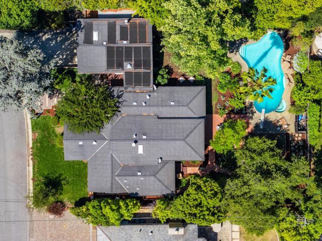 201 Yerba Buena Avenue, Los Altos CA: https://media.crmls.org/mediaz/8bba5e2e-f7b3-4916-8916-f4b91dc05876.jpg