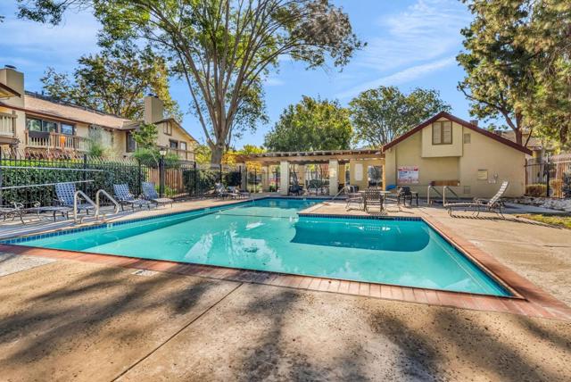 38784 Huntington Circle, Fremont CA: https://media.crmls.org/mediaz/8bba8a0d-5858-4b8b-b10c-a5e4757e61a7.jpg