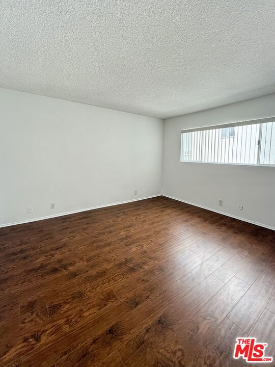 1138 11th Street, Santa Monica CA: https://media.crmls.org/mediaz/8bbac0f2-2894-4004-a19e-2d84ca70b39a.jpg
