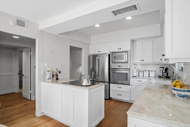 Detail Gallery Image 16 of 44 For 131 Cancha De Golf, Rancho Santa Fe,  CA 92091 - 2 Beds | 2 Baths