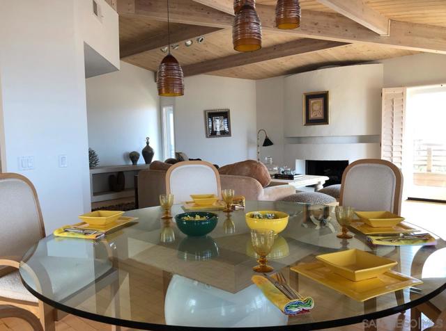 350 Prospect St, La Jolla CA: https://media.crmls.org/mediaz/8bbb2803-5c15-4e58-b1cd-1ef0cb44ab46.jpg