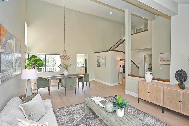 6525 Bellhurst Ln, Castro Valley CA: https://media.crmls.org/mediaz/8bbbfb5c-a4b6-482a-b9ef-6106d03586fc.jpg