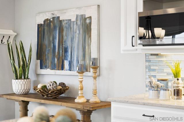 8924 La Cintura Ct, San Diego CA: https://media.crmls.org/mediaz/8bbc2a81-8501-44c0-a51c-e0fcc5e41f49.jpg