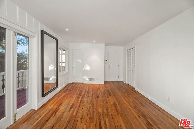 339 Adelaide Drive photo 23