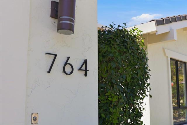 764 Bain Place, Redwood City CA: https://media.crmls.org/mediaz/8bbd788e-b6bb-4d25-9aaa-49508bf21c19.jpg