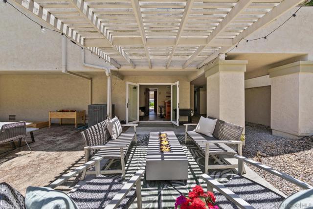 4366 Caminito Pintoresco, San Diego CA: https://media.crmls.org/mediaz/8bbd9384-1465-4dc7-9e28-69ecafc0a2a3.jpg