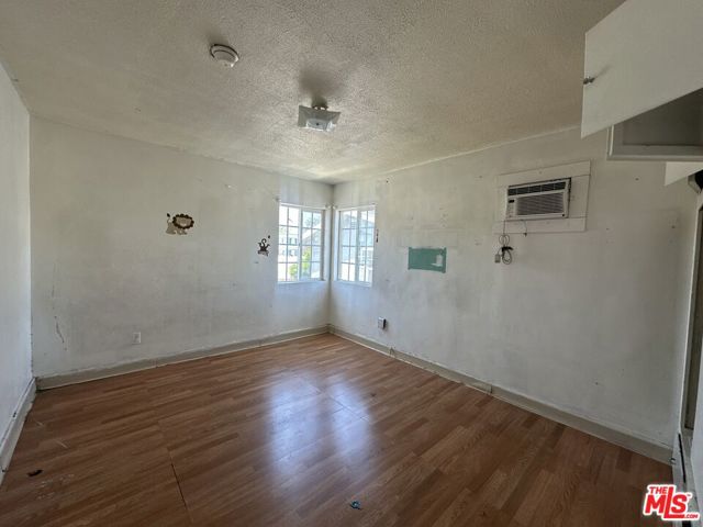 1117 N Alexandria Avenue, Los Angeles CA: https://media.crmls.org/mediaz/8bbdd02a-604a-435b-ba1f-01e132503134.jpg