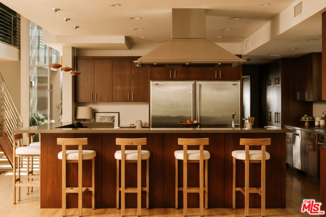 2643 34th Street photo 4