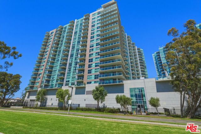 13700 Marina Pointe Drive, 1411 photo 13