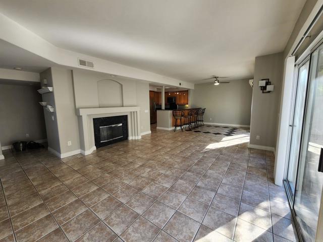 Detail Gallery Image 35 of 43 For 8597 via Mallorca #F,  La Jolla,  CA 92037 - 2 Beds | 2/1 Baths