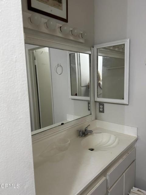 Image 8 of 10 For 5460 White Oak Avenue J203