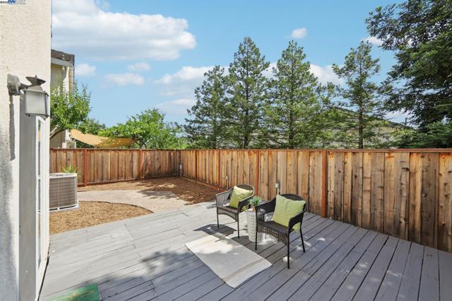 99 Elder Dr, Pacheco CA: https://media.crmls.org/mediaz/8bc19172-775c-47d3-a059-2e12f83be23d.jpg