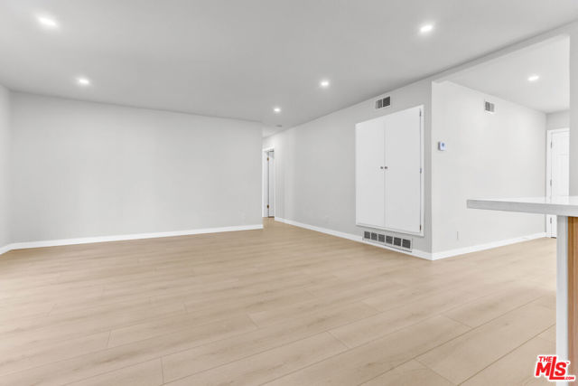 23335 Schoolcraft Street, West Hills CA: https://media.crmls.org/mediaz/8bc236af-edc1-466c-a658-303f4b8f7c50.jpg