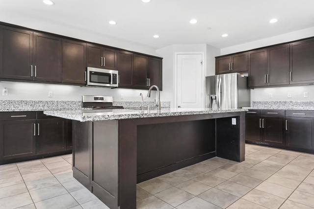40632 Firenze Court, Indio CA: https://media.crmls.org/mediaz/8bc24d21-45f2-4c2f-8e27-06abaa636929.jpg