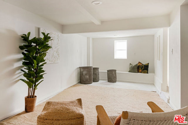 4876 Eldred Street, Los Angeles CA: https://media.crmls.org/mediaz/8bc2926a-80d5-49fc-8c26-1c9e8017a49a.jpg