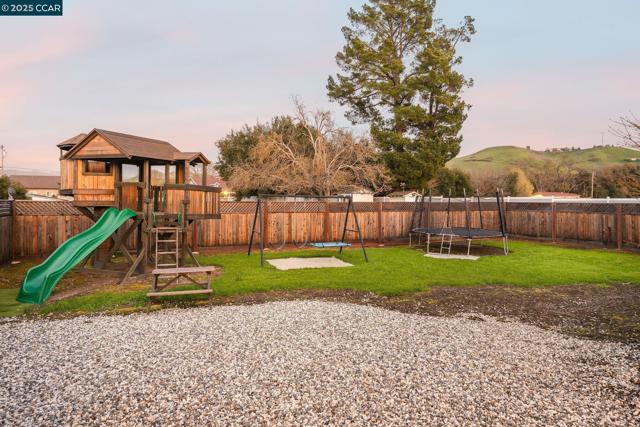 5400 Johnston Rd, Danville CA: https://media.crmls.org/mediaz/8bc2b697-f964-4295-91ae-4355d3487ca3.jpg