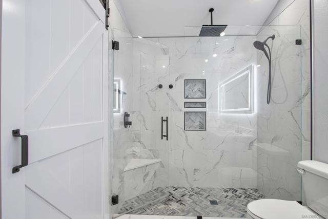 2258 Charise St, Escondido CA: https://media.crmls.org/mediaz/8bc341d6-3c23-48b6-bd52-caf14583b539.jpg