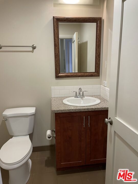 315 W 5th Street, Los Angeles CA: https://media.crmls.org/mediaz/8bc34d2f-76c5-4955-b8b8-993d34a6d710.jpg