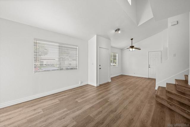 593 Parkview Dr, Lake Elsinore CA: https://media.crmls.org/mediaz/8bc37966-f55d-4fd3-a0d0-a7b6fc13d17f.jpg