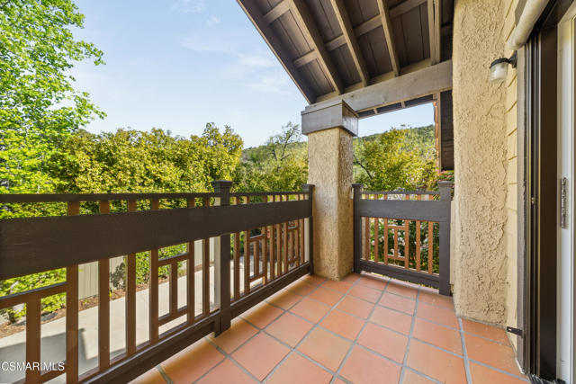 2008 Goldenrod Court, Westlake Village CA: https://media.crmls.org/mediaz/8bc37d38-a127-49c8-a6be-aae990d000dd.jpg